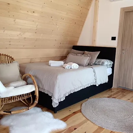 Lux * Mokra Gora